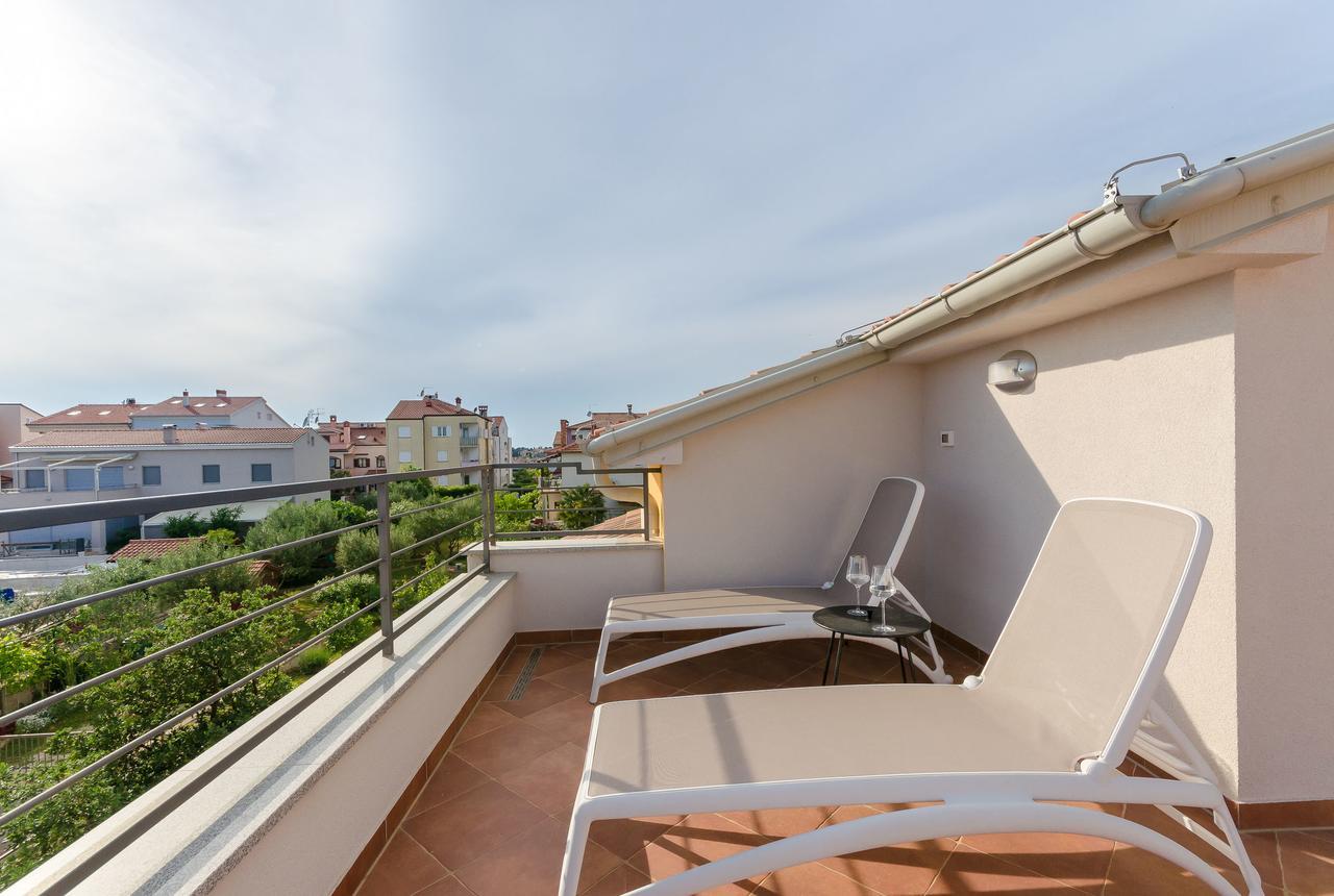 Apartment Goran Ровин Екстериор снимка